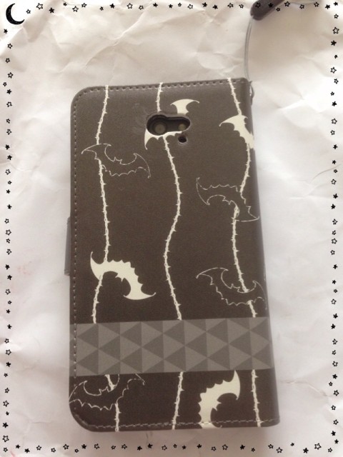 20160825 03 480x640 arrows M02を入手したのでスマホケースを買いました